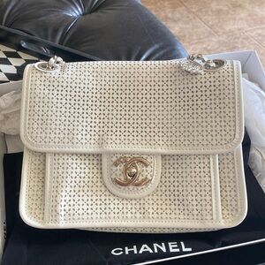 CHANEL BNIB.  Never been used only out of box for pics